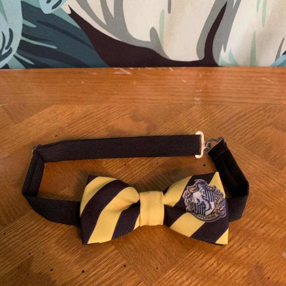 Huffelpuff bow tie